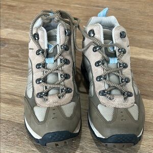 Columbia Rincon Mid Hiking Boot, Size 7